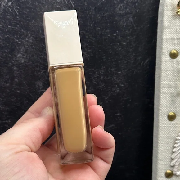 Dior Forever Natural Nude Foundation - Tan 4W0 - 30 ML / 1 Fluid Ounce - Picture 4 of 9